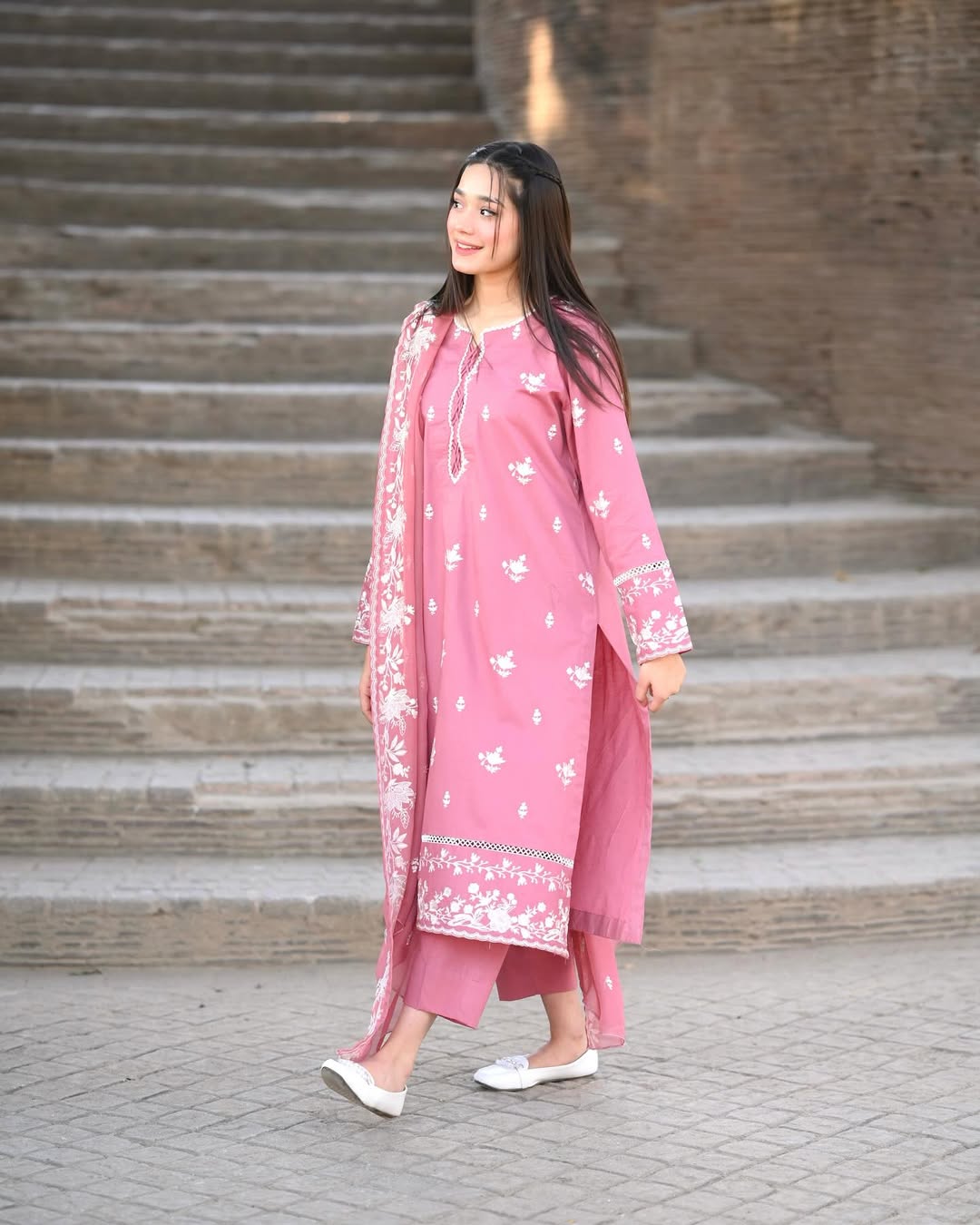 Noor – 3PC Embroidered Lawn Suit | Ashura Special