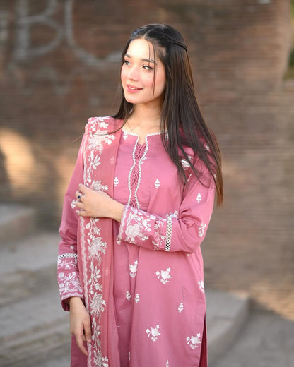 Noor – 3PC Embroidered Lawn Suit | Ashura Special