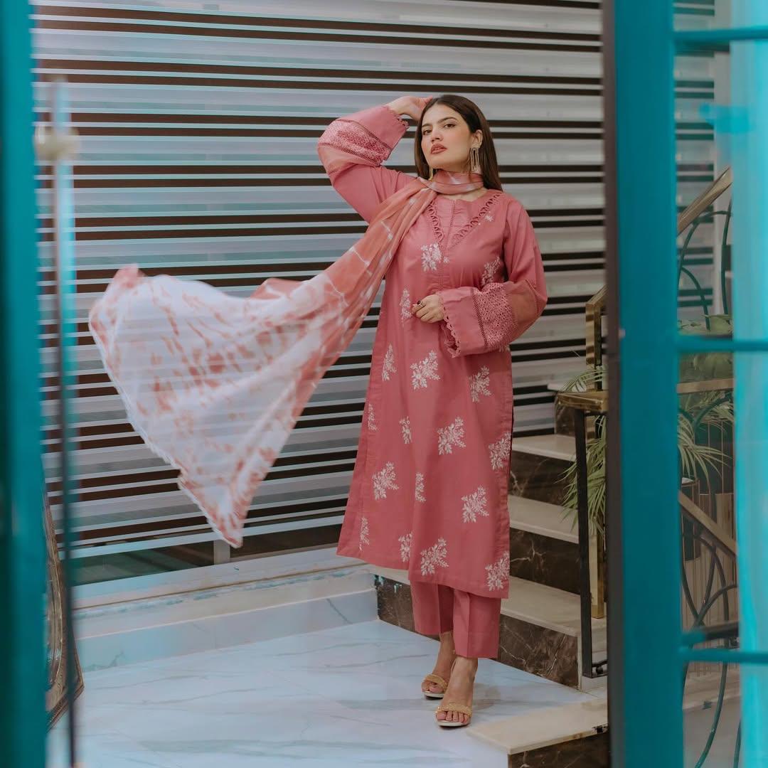 Horiyaa – Embroidered Co-Ord Set | Premium Lawn Cotton