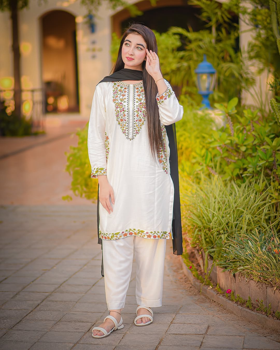 Zaryab – Embroidered Lawn 2PC