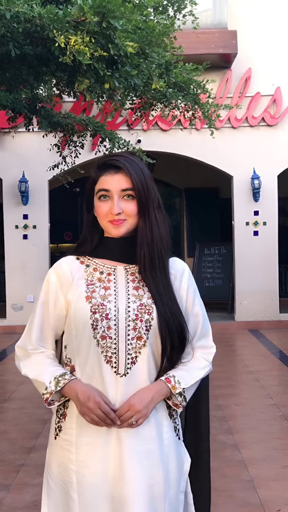 Zaryab – Embroidered Lawn 2PC