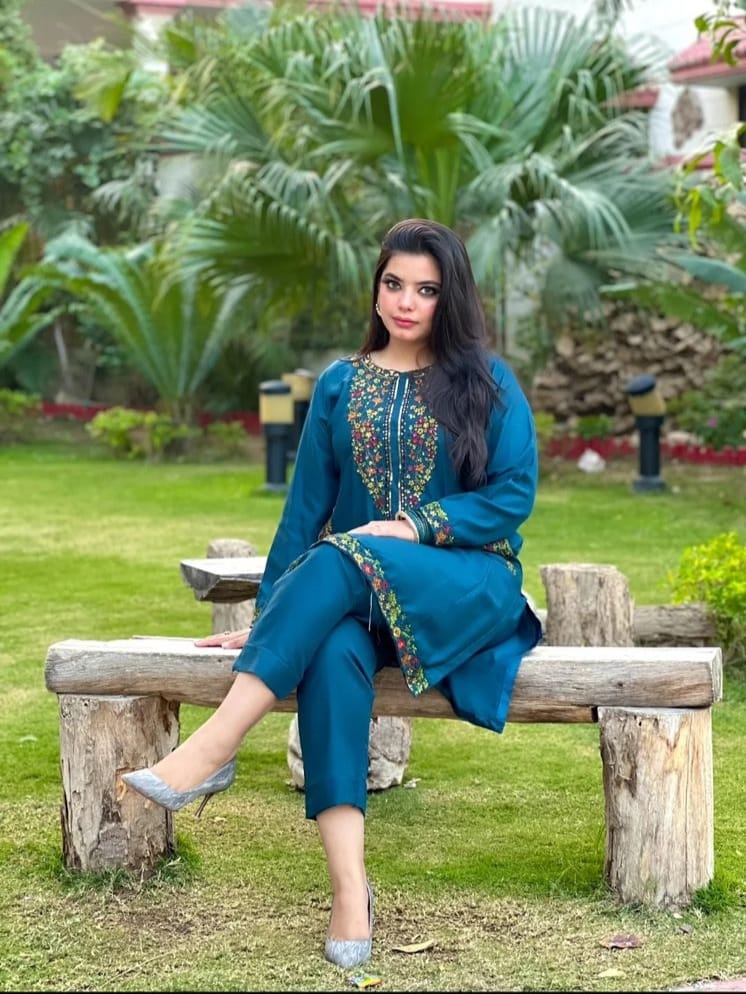 Zaryab – Embroidered Lawn 2PC