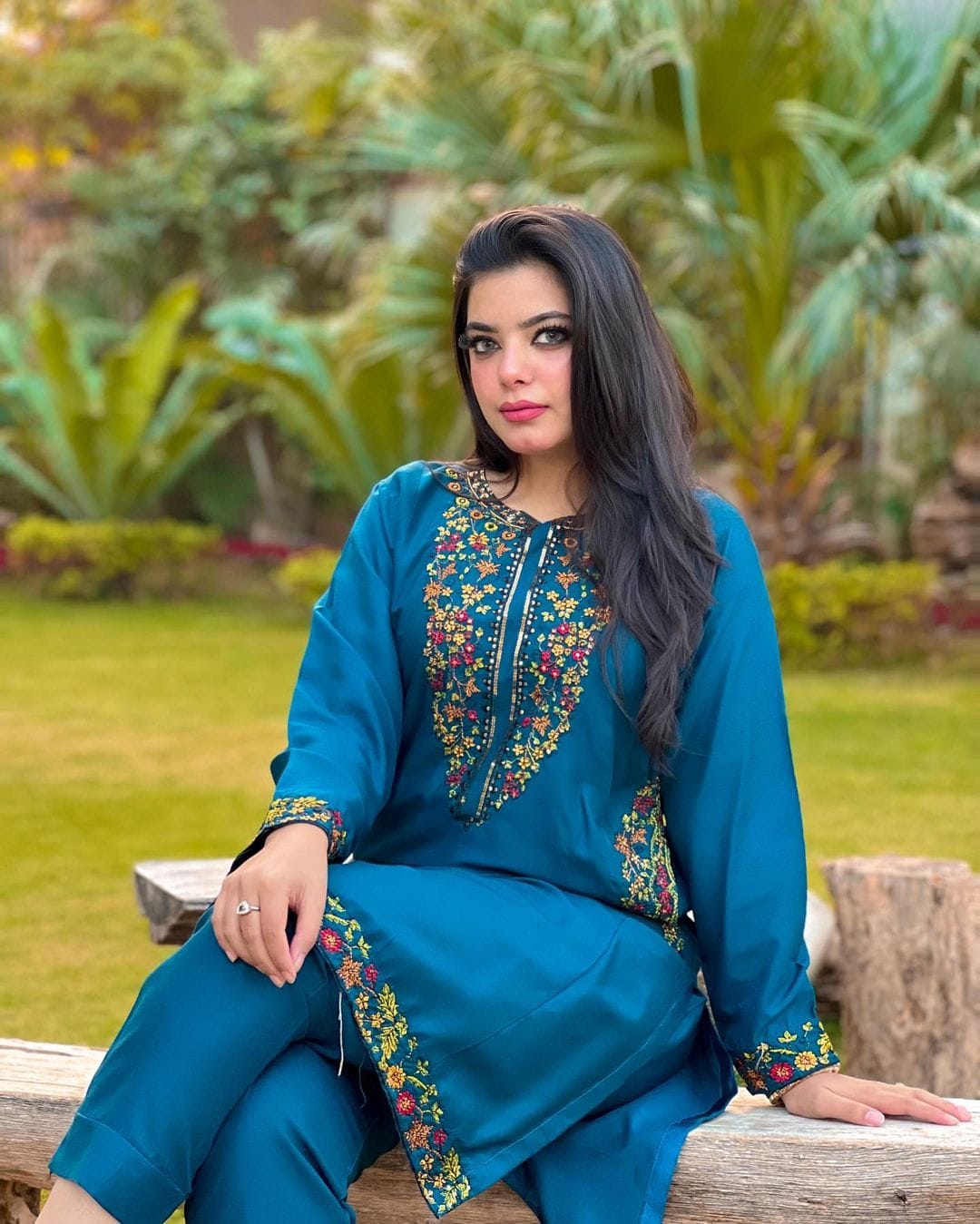 Zaryab – Embroidered Lawn 2PC