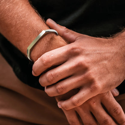 HexEdge Cuff – Minimalist Geometric Bracelet