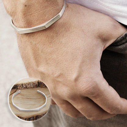HexEdge Cuff – Minimalist Geometric Bracelet